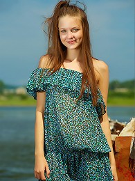 Amelie | Summer Beach